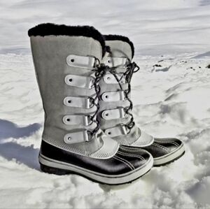 SKECHERS Snow Boots